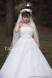 Load image into Gallery viewer, wedding dress (w109)