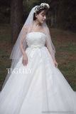 Load image into Gallery viewer, wedding dress (w109)